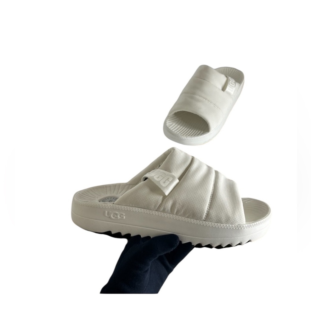 UGG Men's Maxxer White 3M Thinsulate
Slides Sandal